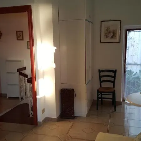 La Piazzetta E Il Mare *